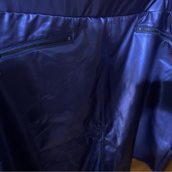 💙NWT Bad azzzzz gorgeous Shiny blue faux leather pencil skirt size 26.. - Picture 6 of 8